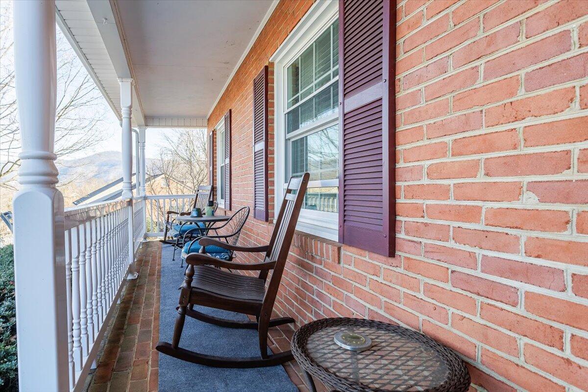 5022 Huntridge Road Roanoke, VA 24012 - Photo 4 of 49 04-5022 Huntridge Rd_04