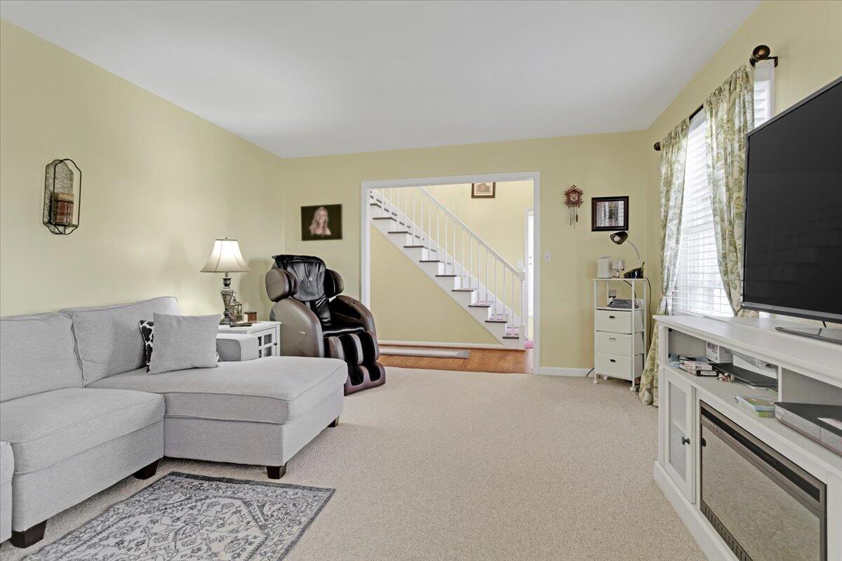 5022 Huntridge Road Roanoke, VA 24012 - Photo 7 of 49 07-5022 Huntridge Rd_07