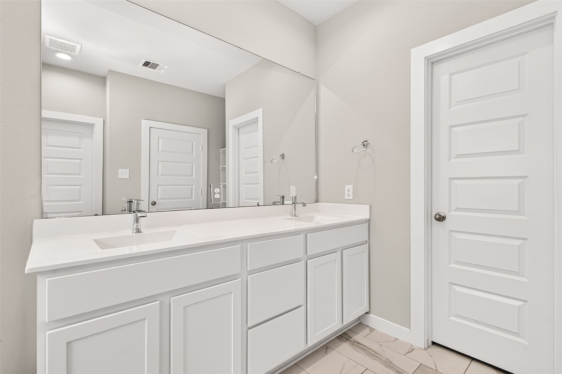 2142 Reed Cave Lane Spring, TX 77386 - Photo 29 of 50 a bathroom with a double vanity sink and a mirror