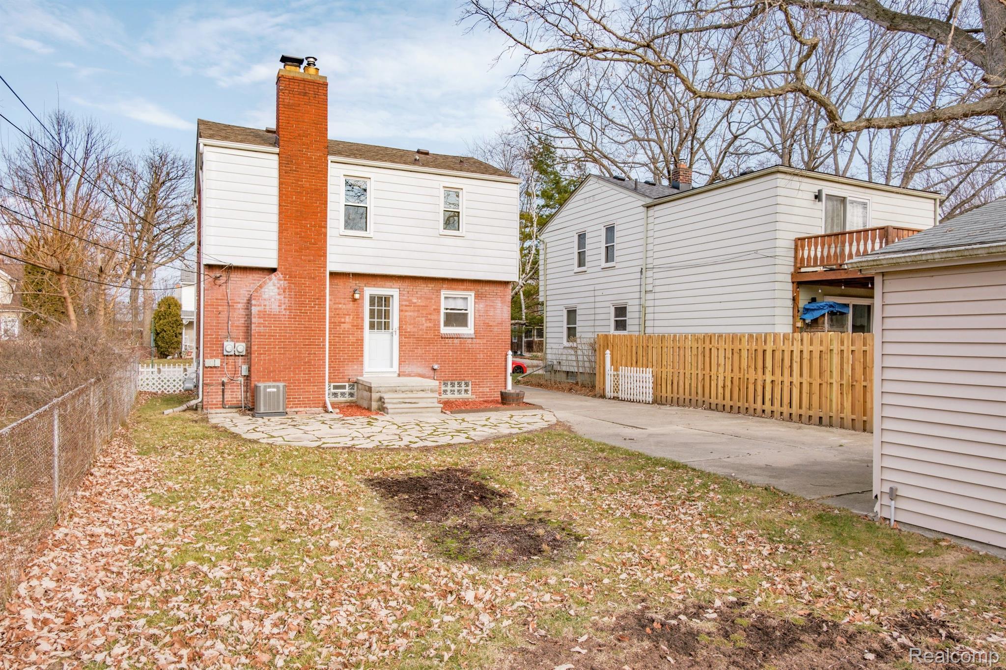 2227 Hampton Road Grosse Pointe, MI 48236 - Photo 13 of 32 Gallery Image 13