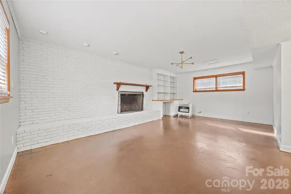 a view of a room with an empty space