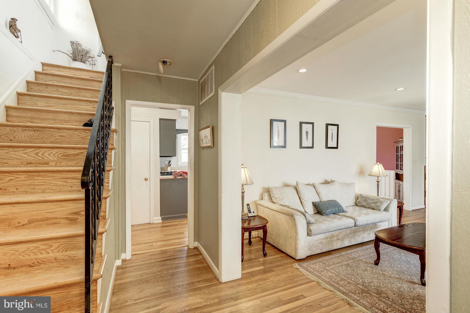 8612 Highgate Road Alexandria, VA 22308 - Photo 4 of 30 Interior (General)