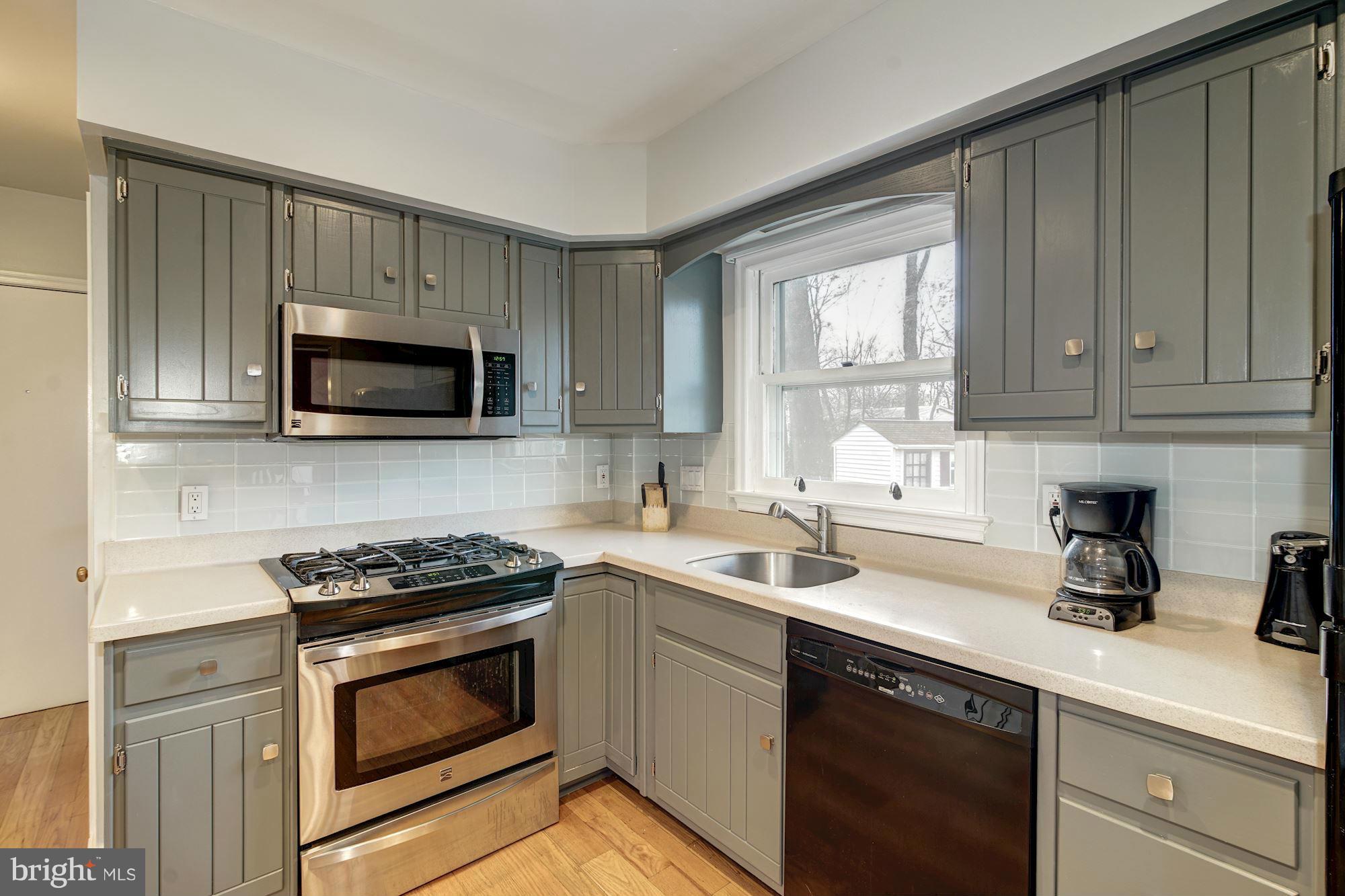 8612 Highgate Road Alexandria, VA 22308 - Photo 10 of 30 Kitchen