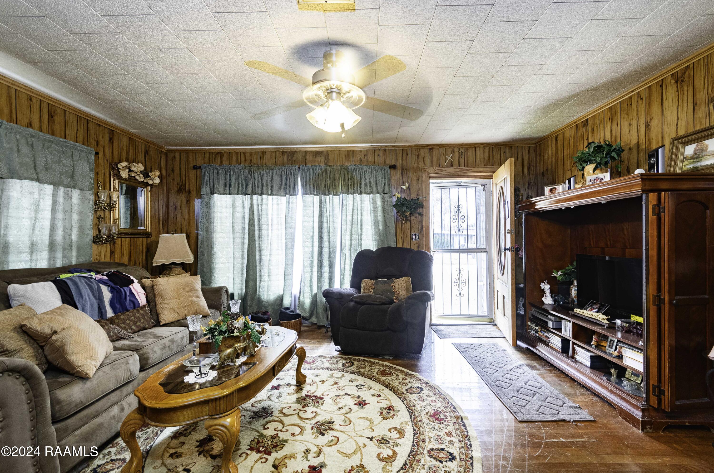 1716 Short Weeks Street New Iberia, LA 70560 - Photo 17 of 28 Living Room 1