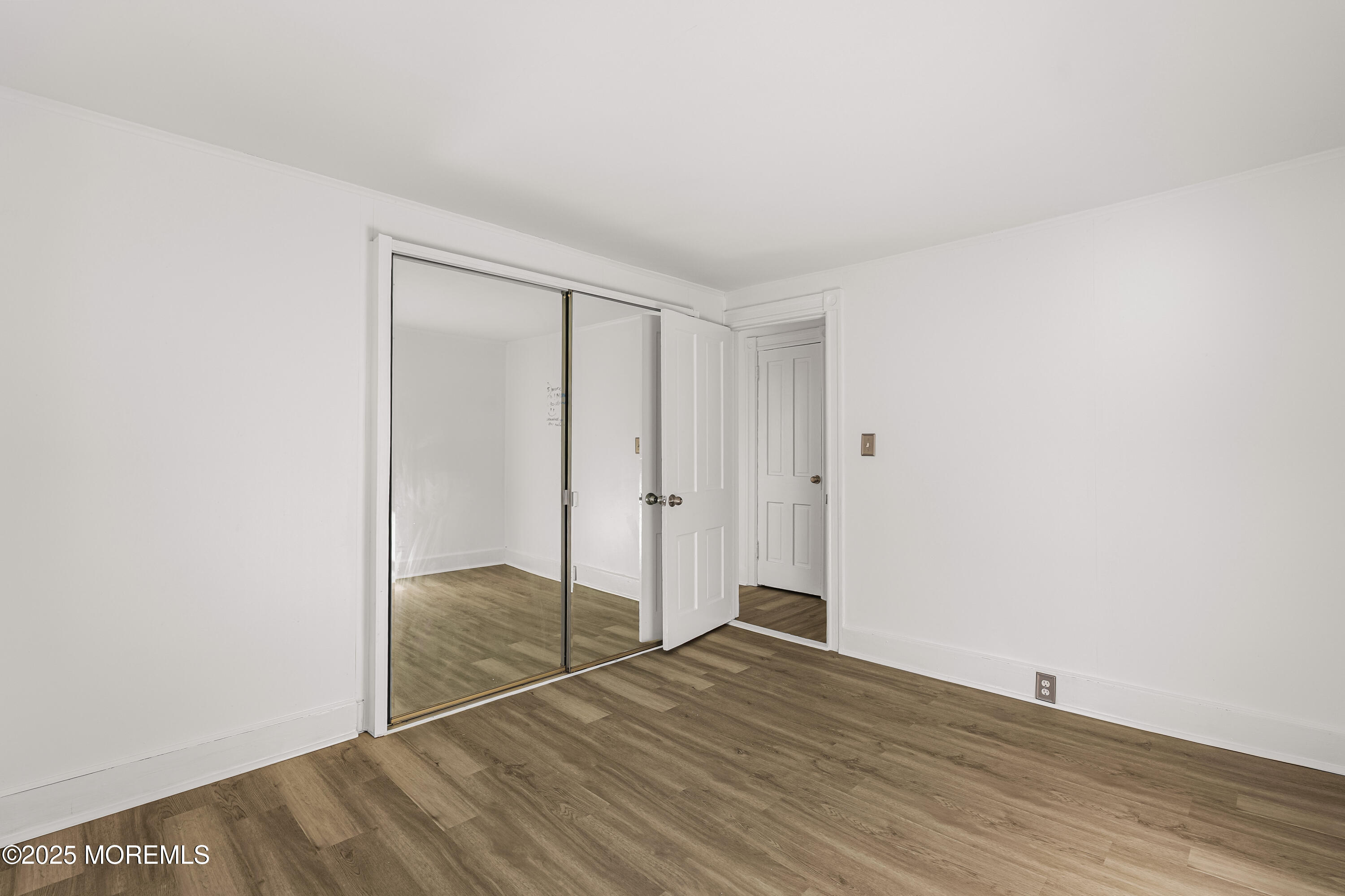 21 Henry Street Freehold, NJ 07728 - Photo 12 of 46 21 Henry St Freehold - Interiors-11