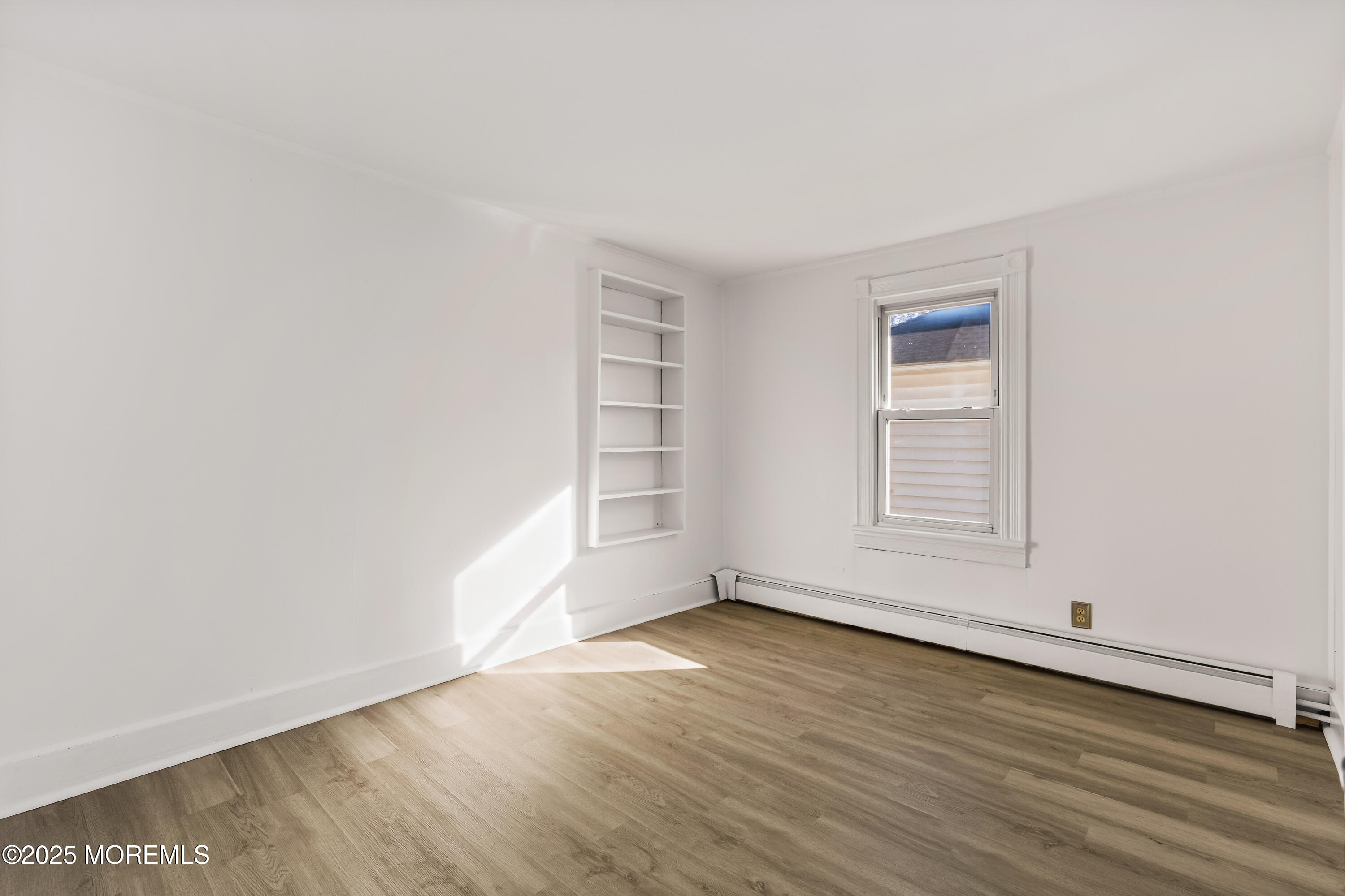 21 Henry Street Freehold, NJ 07728 - Photo 13 of 46 21 Henry St Freehold - Interiors-10