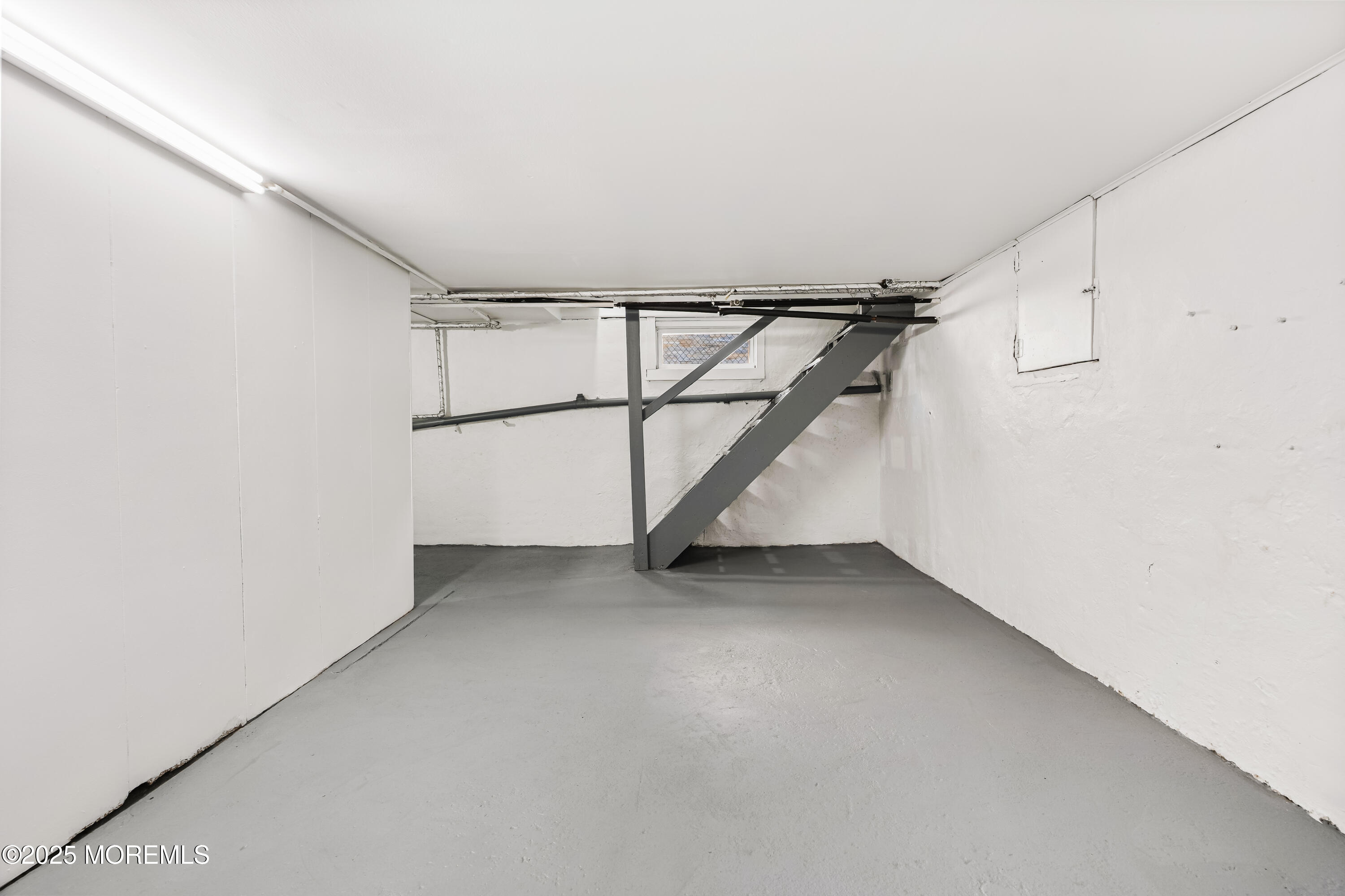 21 Henry Street Freehold, NJ 07728 - Photo 10 of 46 21 Henry St Freehold - Interiors-4