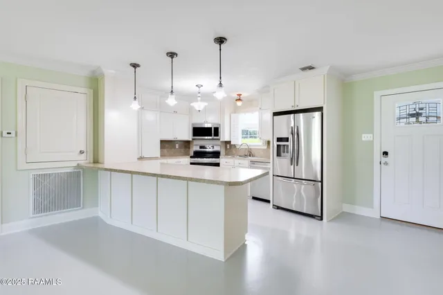 $220,000 | 12402 North Marcus Road, Abbeville, LA 70510