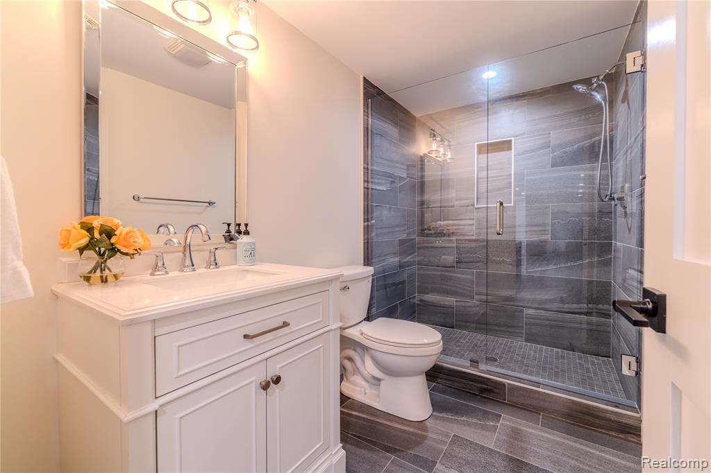 2135 Manchester Road Birmingham, MI 48009 - Photo 42 of 49