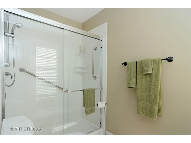 557 West Windsor Road Inverness, IL 60067 - Photo 13 of 25