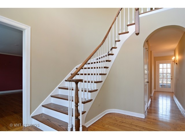 557 West Windsor Road Inverness, IL 60067 - Photo 2 of 25