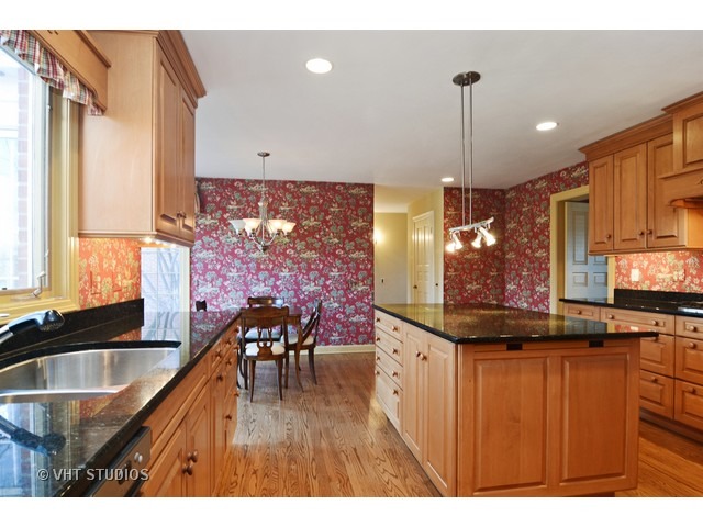557 West Windsor Road Inverness, IL 60067 - Photo 6 of 25