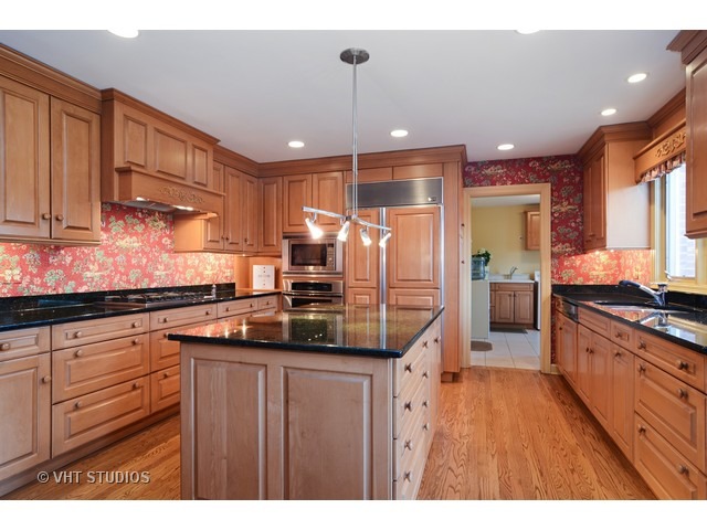 557 West Windsor Road Inverness, IL 60067 - Photo 7 of 25