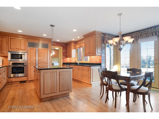 557 West Windsor Road Inverness, IL 60067 - Photo 8 of 25