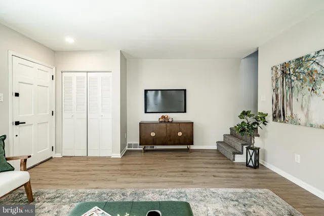 $385,000 | 61 Pennsylvania Avenue, Phoenixville, PA 19460