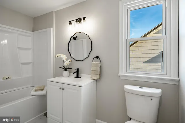 $385,000 | 61 Pennsylvania Avenue, Phoenixville, PA 19460