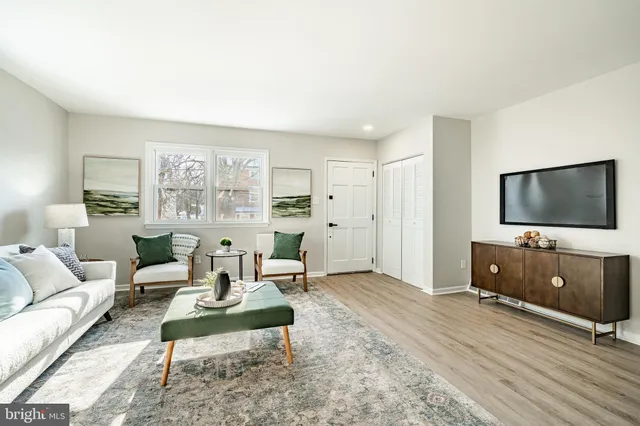 $385,000 | 61 Pennsylvania Avenue, Phoenixville, PA 19460