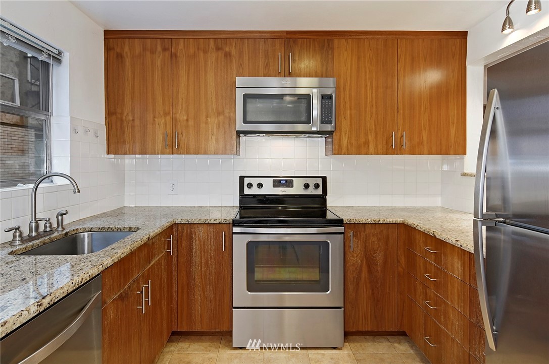 501 East Harrison Street, Unit 5 Seattle, WA 98102 - Photo 15 of 19