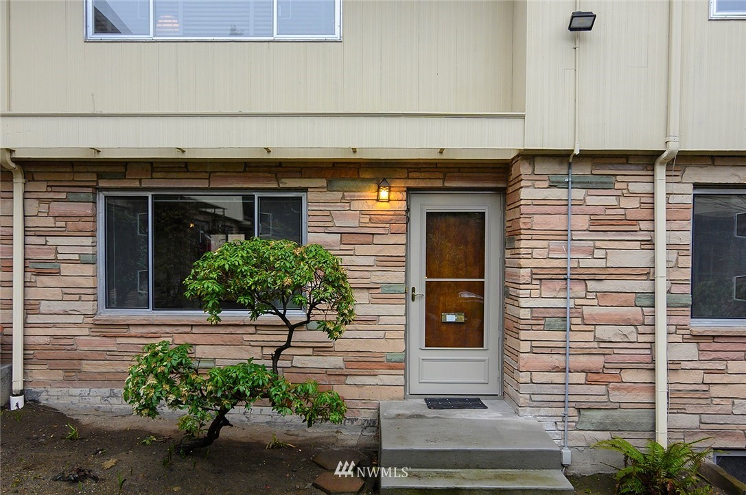 501 East Harrison Street, Unit 5 Seattle, WA 98102 - Photo 16 of 19