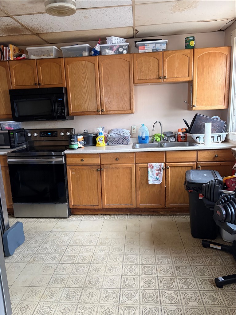 2 St Marys Road North Providence, RI 02911 - Photo 3 of 19