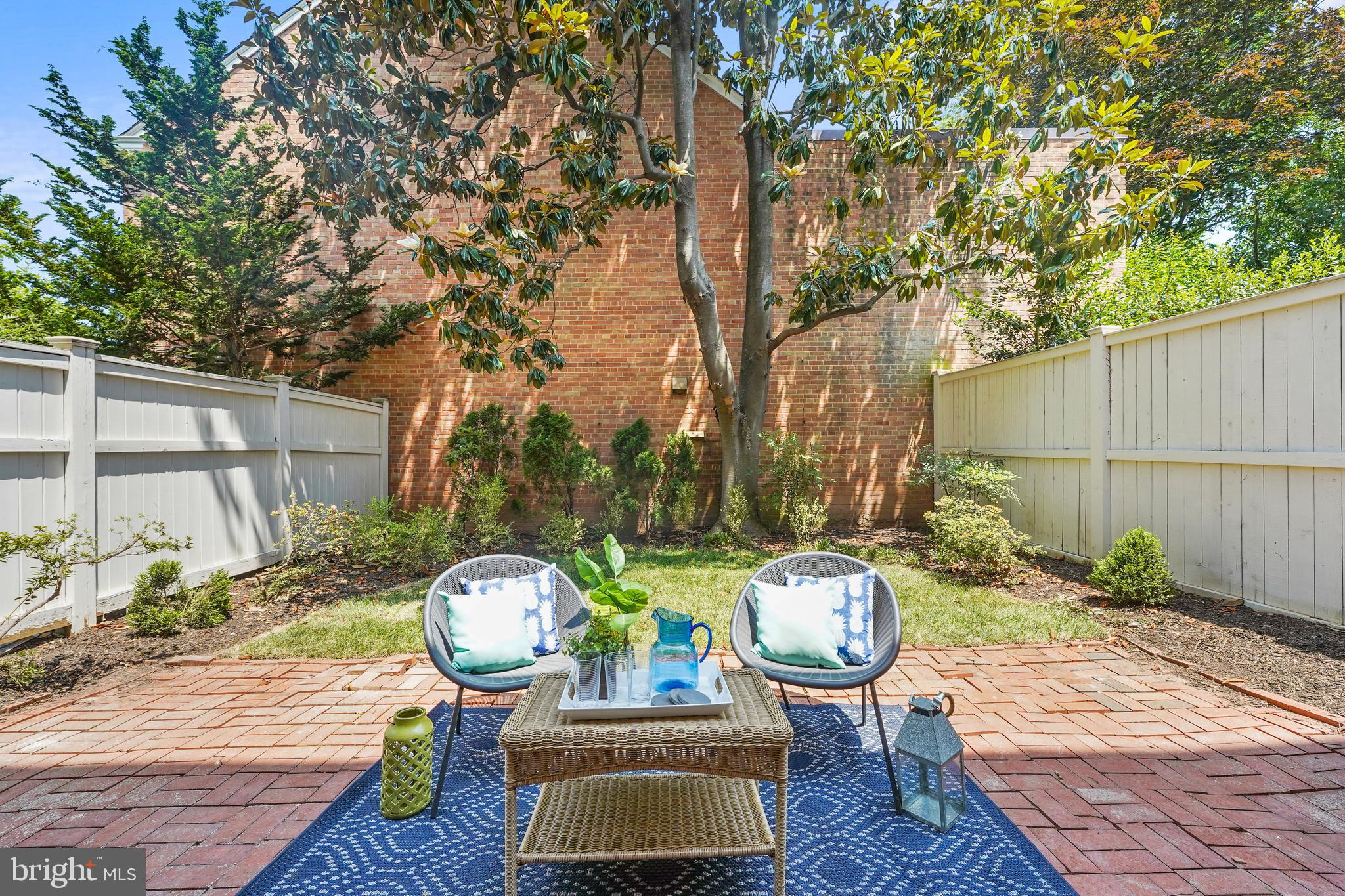 3325 R Street Northwest Washington, DC 20007 - Photo 2 of 50