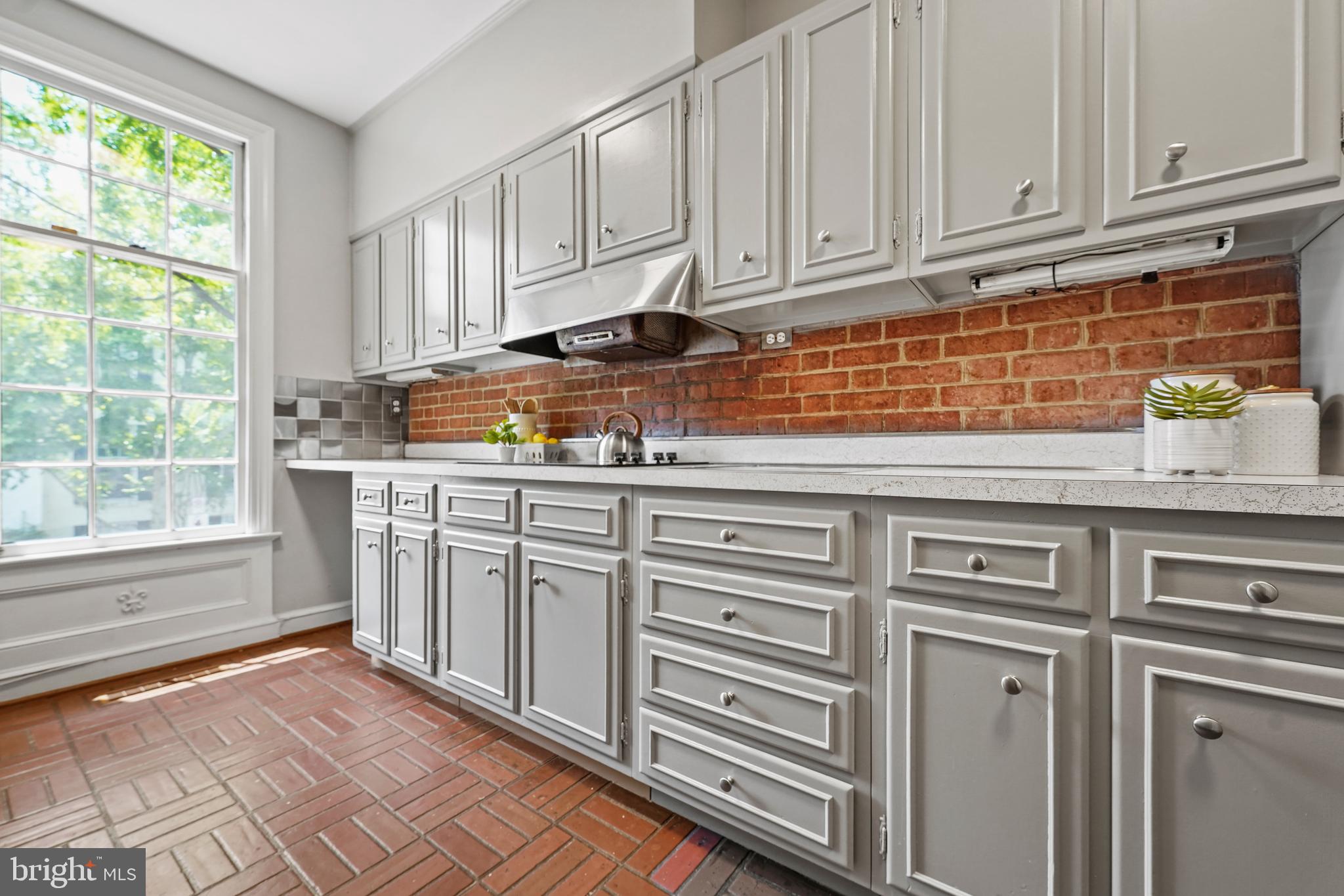 3325 R Street Northwest Washington, DC 20007 - Photo 21 of 50