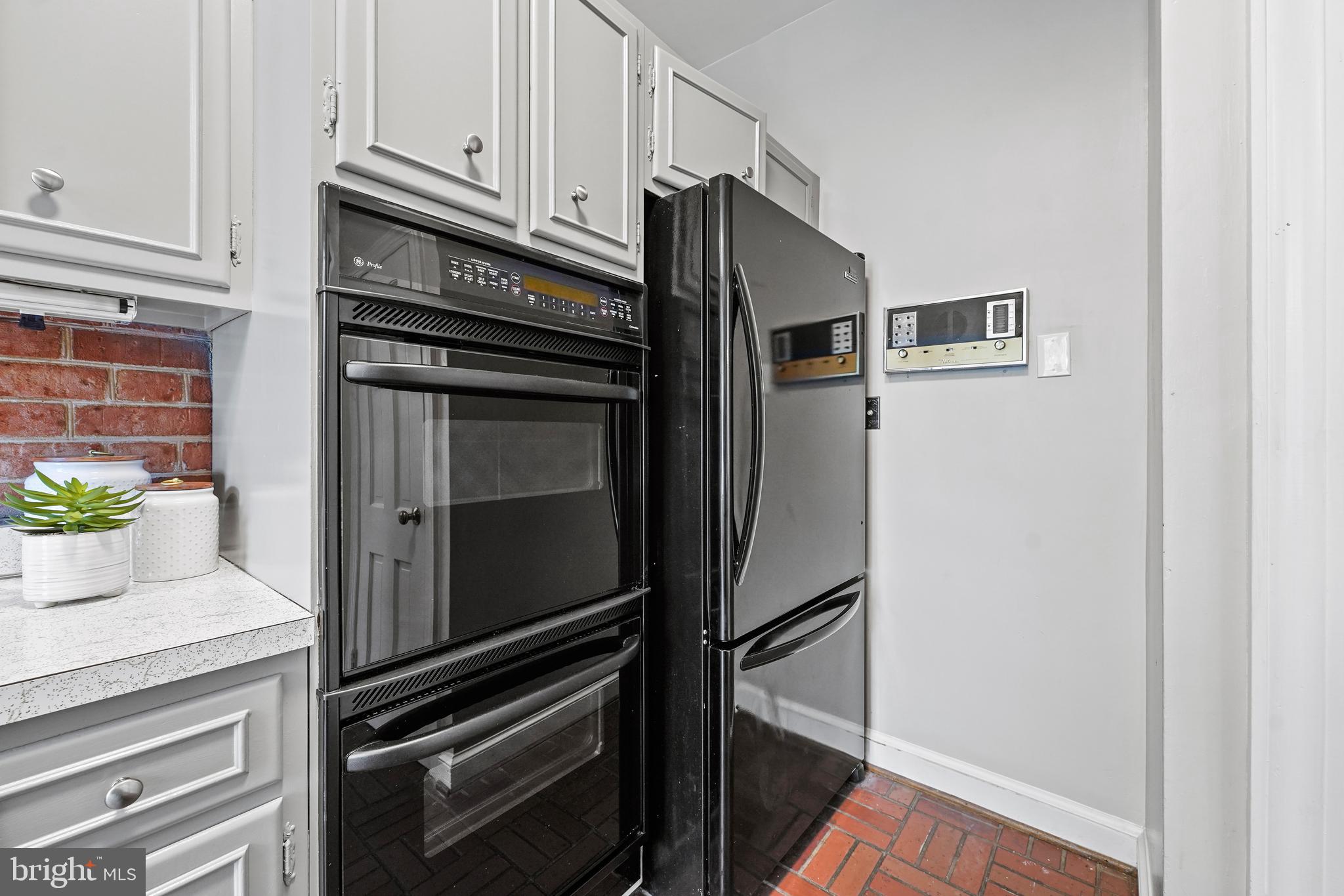 3325 R Street Northwest Washington, DC 20007 - Photo 22 of 50