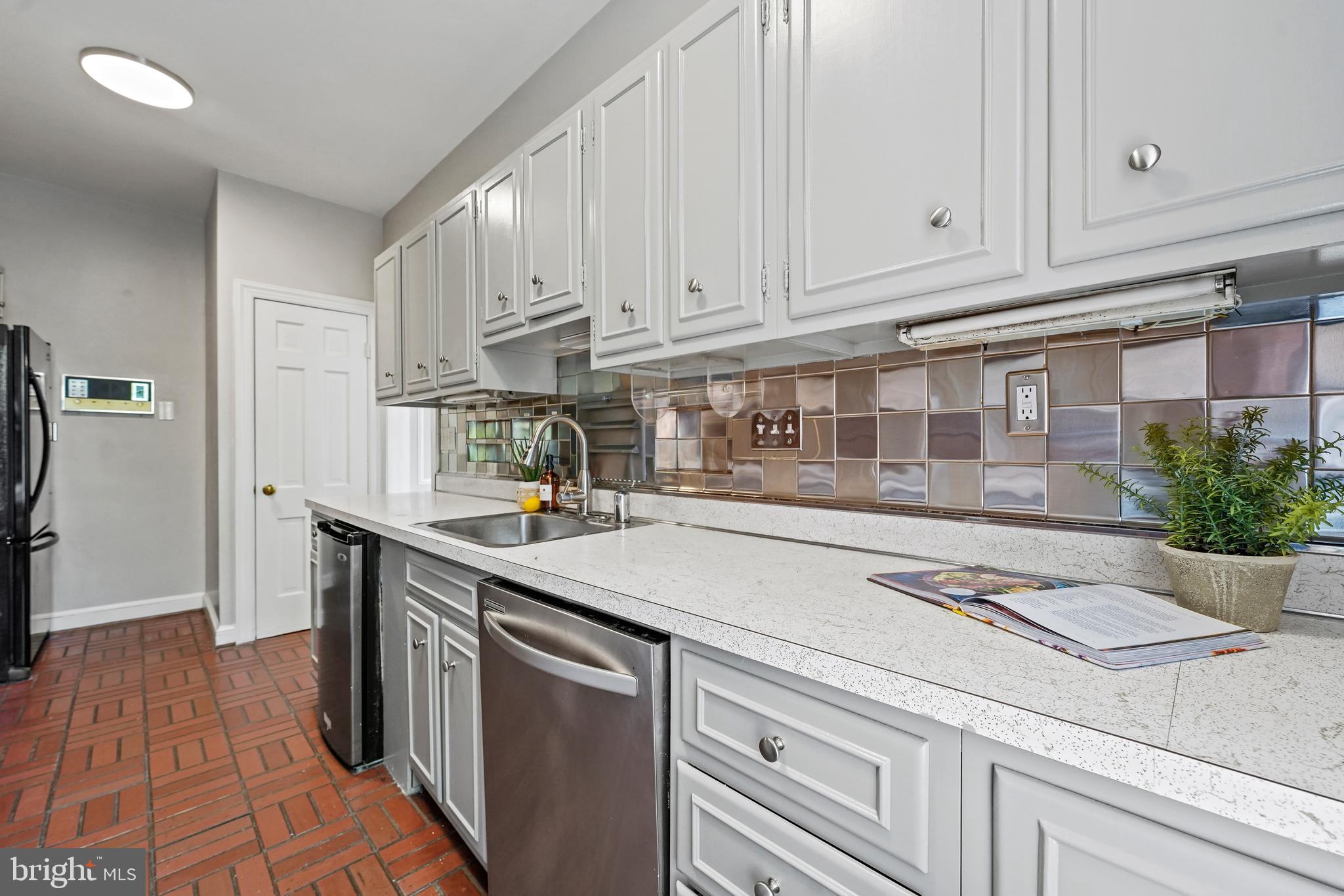 3325 R Street Northwest Washington, DC 20007 - Photo 23 of 50