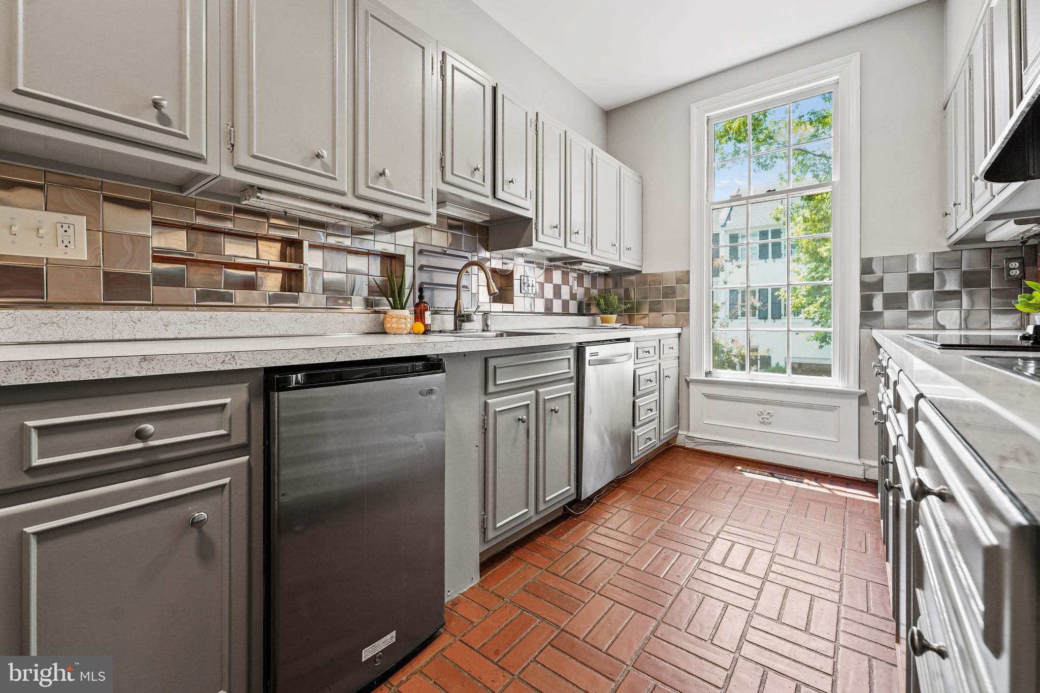 3325 R Street Northwest Washington, DC 20007 - Photo 24 of 50