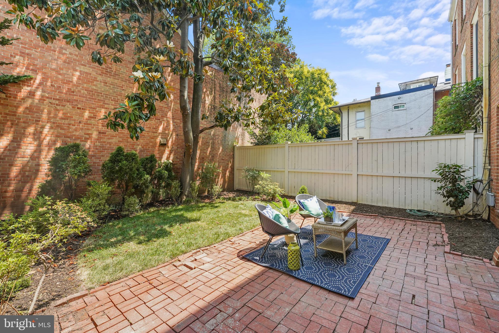 3325 R Street Northwest Washington, DC 20007 - Photo 3 of 50