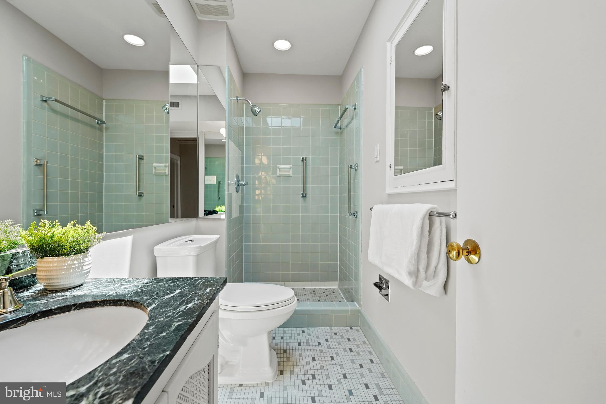 3325 R Street Northwest Washington, DC 20007 - Photo 39 of 50