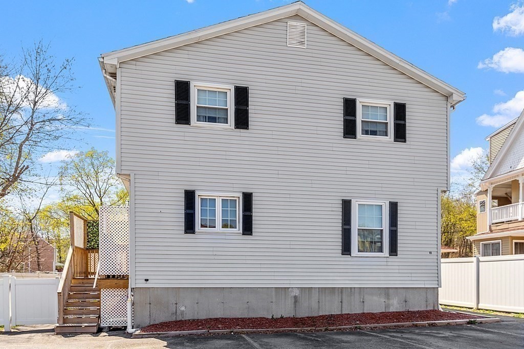 18 Massasoit Road, Unit A Worcester, MA 01604 - Photo 3 of 21 Gallery Image 3