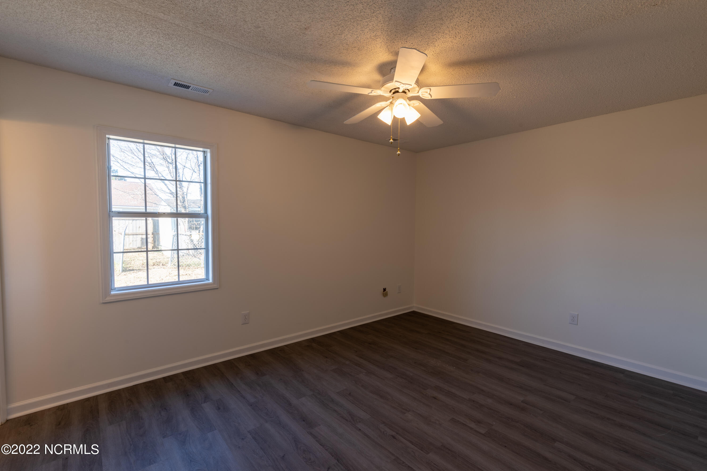 135 Parnell Road Hubert, NC 28539 - Photo 14 of 19 Master Bedroo,