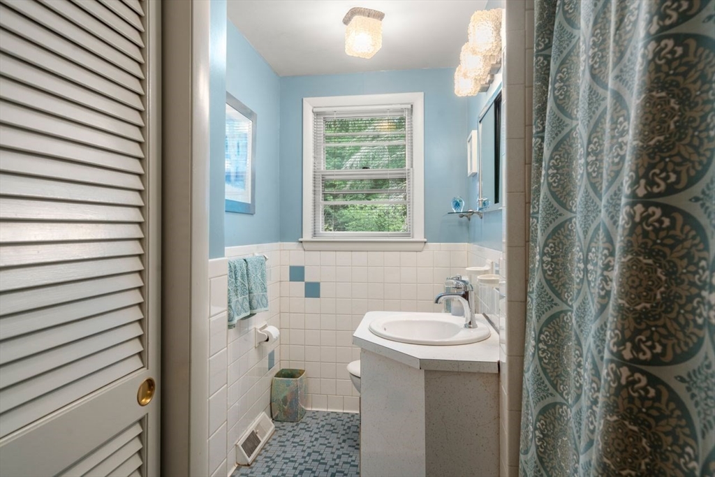 6 Johnson Road Sharon, MA 02067 - Photo 13 of 23 Gallery Image 13