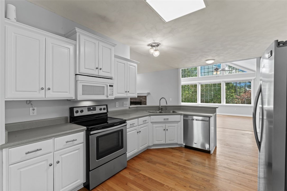 409 Arbor Way Seneca, SC 29672 - Photo 13 of 48