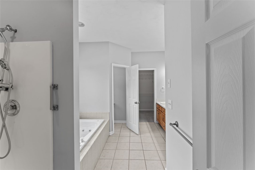 409 Arbor Way Seneca, SC 29672 - Photo 18 of 48 entrance to master bathroom