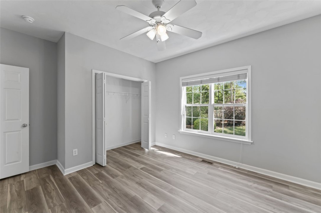 409 Arbor Way Seneca, SC 29672 - Photo 26 of 48 3rd bedroom