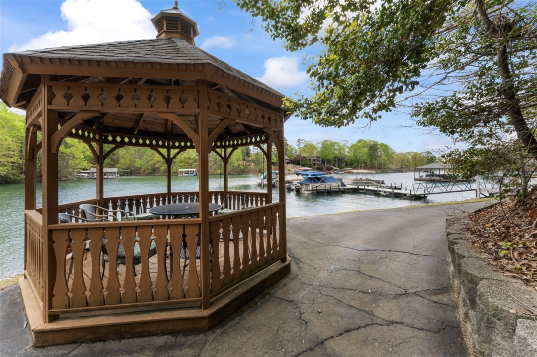409 Arbor Way Seneca, SC 29672 - Photo 48 of 48 Gazebo at the common area next to the slips