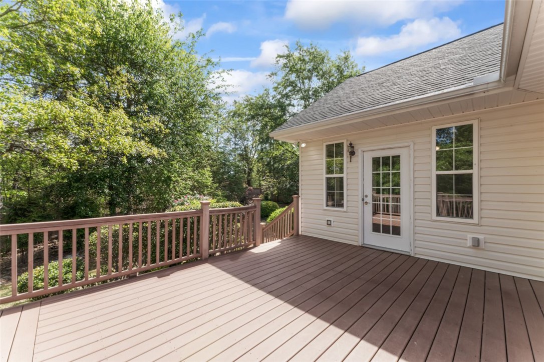 409 Arbor Way Seneca, SC 29672 - Photo 5 of 48 Entrance to the sun room from the deck