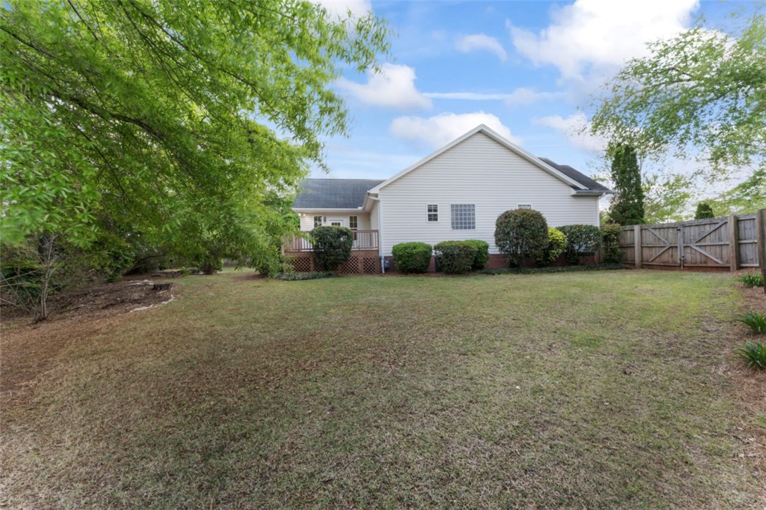 409 Arbor Way Seneca, SC 29672 - Photo 6 of 48 Nice private fenced back yard