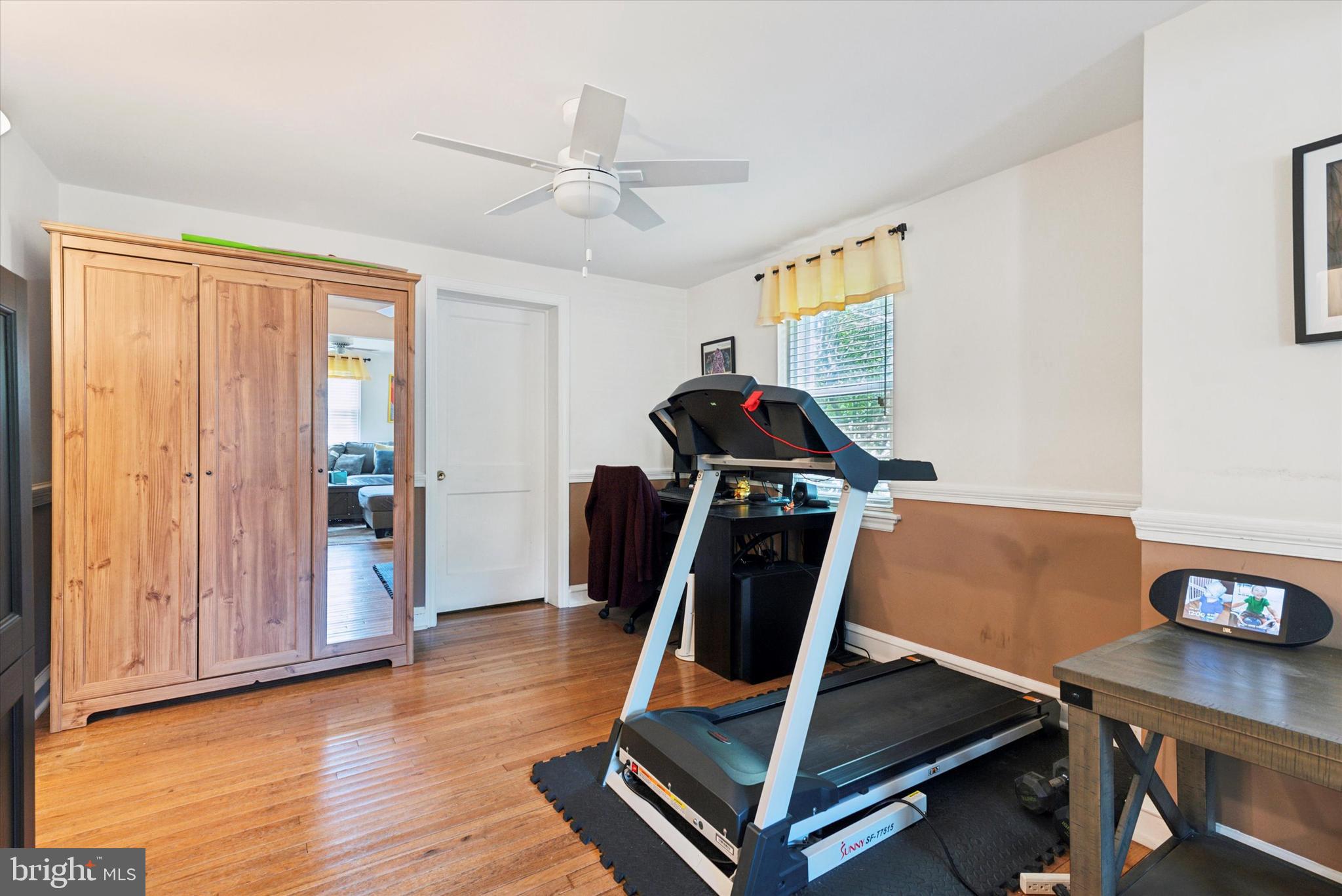 1037 Cardinal Road Norristown, PA 19403 - Photo 10 of 25 Family Room & Entrance to 1st FL primary Bedroom