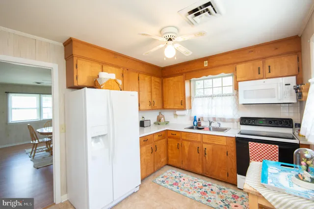 $2,000 | 110 Middle Street, Vienna, MD 21869