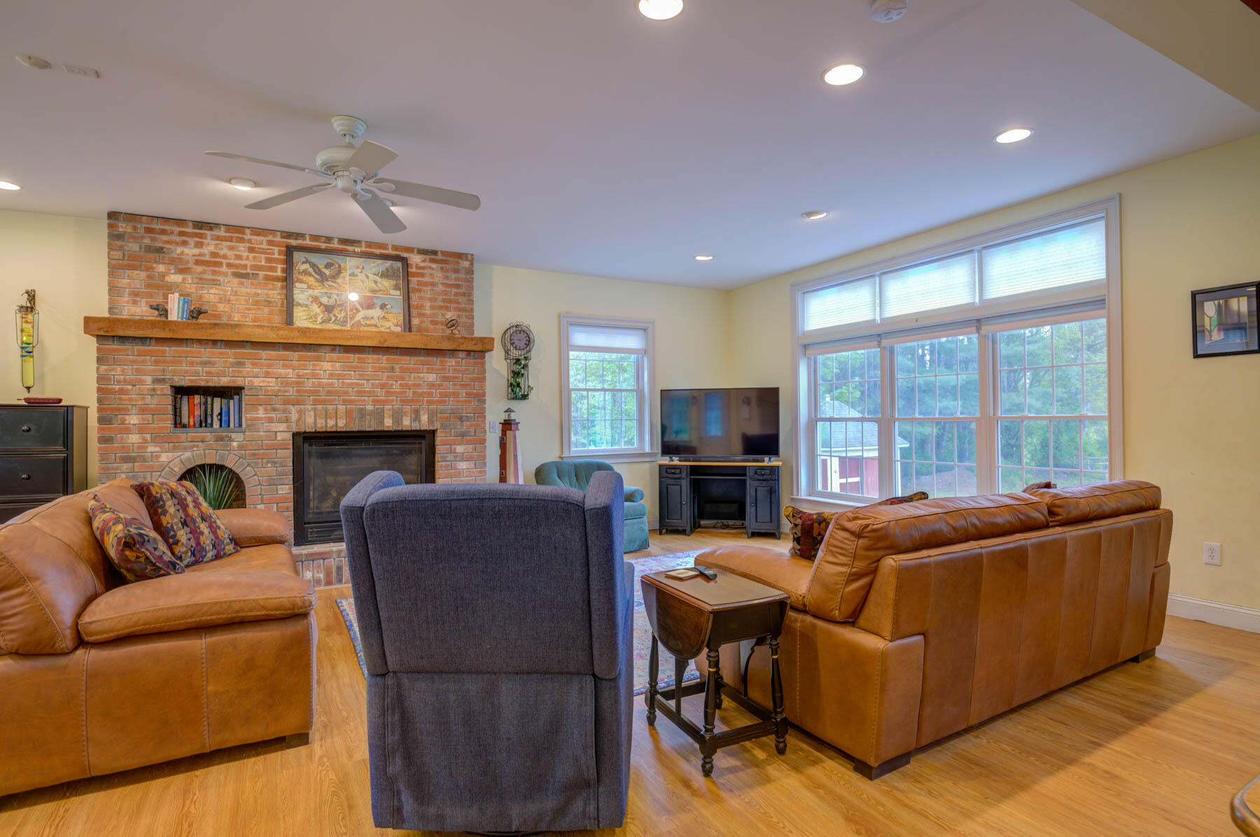 51 Louden Road Saco, ME 04072 - Photo 8 of 53 51 Louden Road - 008 - Living