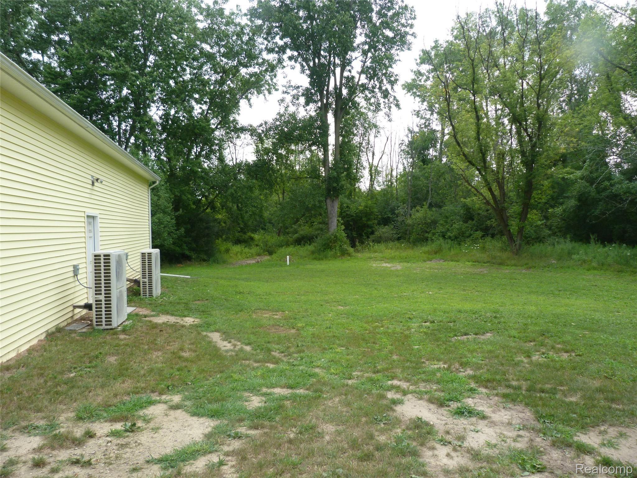 1300 Elms Road Flint, MI 48532 - Photo 20 of 21 P1050234.JPG