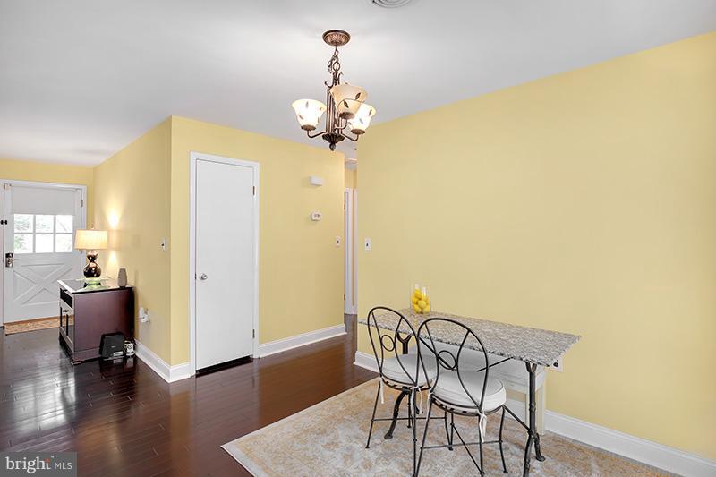 210 Beachwood Road Pasadena, MD 21122 - Photo 20 of 30 Dining Room