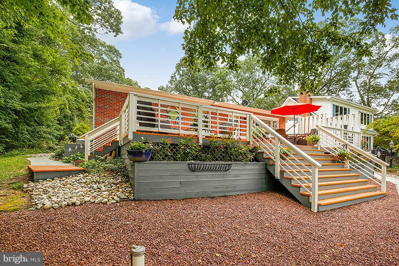 210 Beachwood Road Pasadena, MD 21122 - Photo 21 of 30 Exterior (Rear)