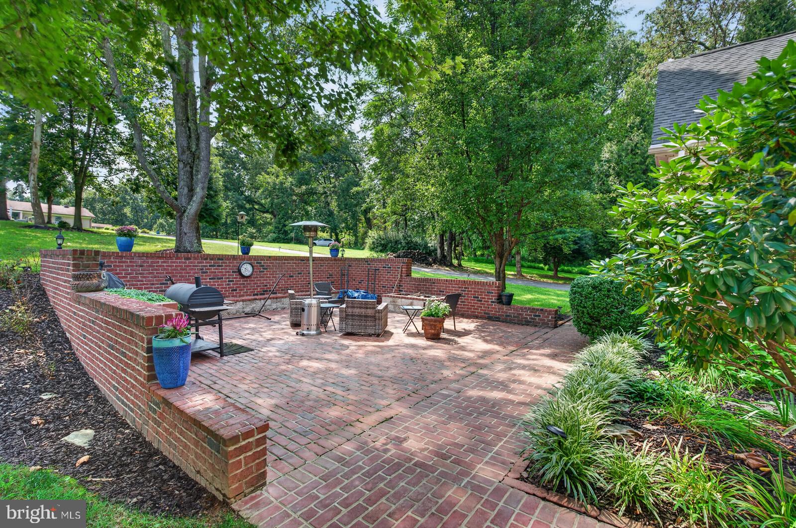 9451 Brink Road Gaithersburg, MD 20882 - Photo 55 of 57 Entertain a crowd!