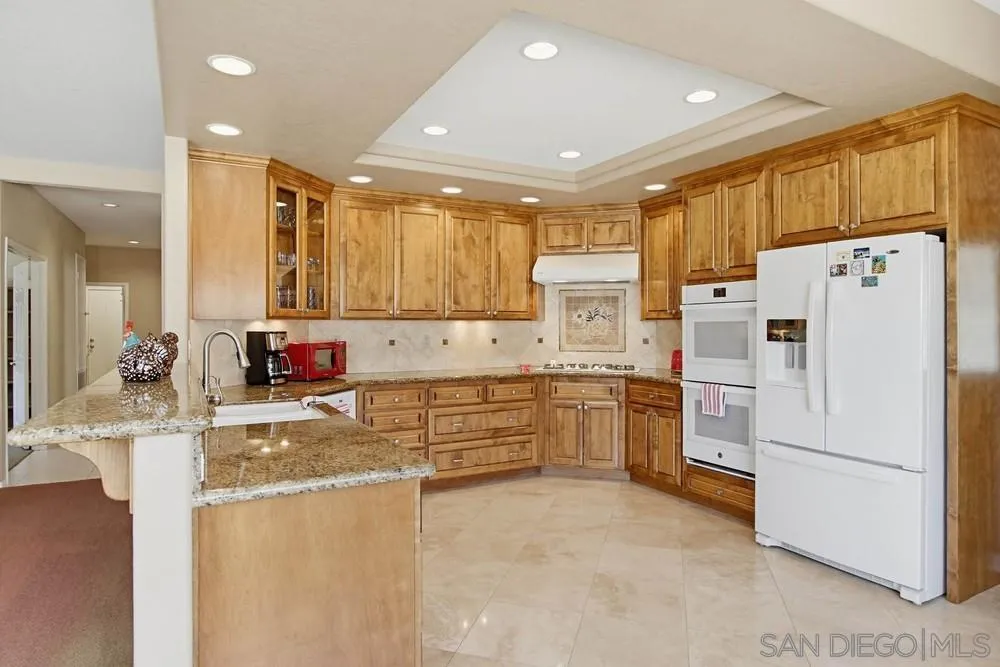 2071 Winamar Place Escondido, CA 92029 - Photo 10 of 43