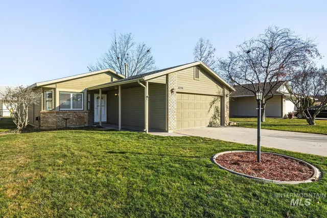 $399,000 | 8290 West Clubhouse Lane, Garden City, ID 83714
