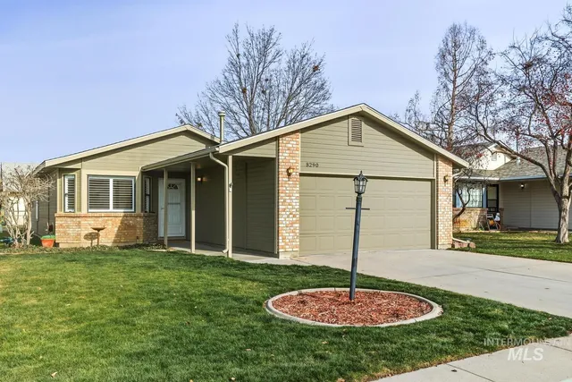 $399,000 | 8290 West Clubhouse Lane, Garden City, ID 83714